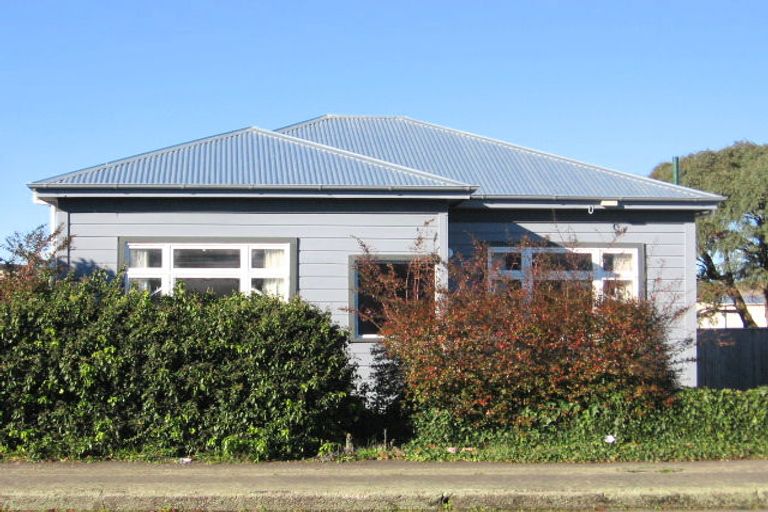 Photo of property in 18 Edgeware Road, Palmerston North, 4410