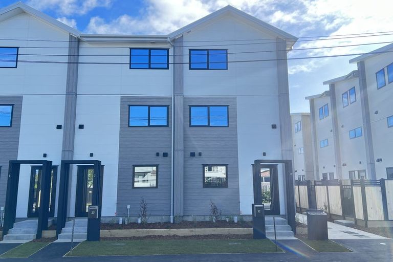 Photo of property in 1/2 Hood Street, Mount Victoria, Wellington, 6011