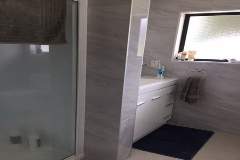 Photo of property in 12 Glendawn Place, Bayview, Auckland, 0629