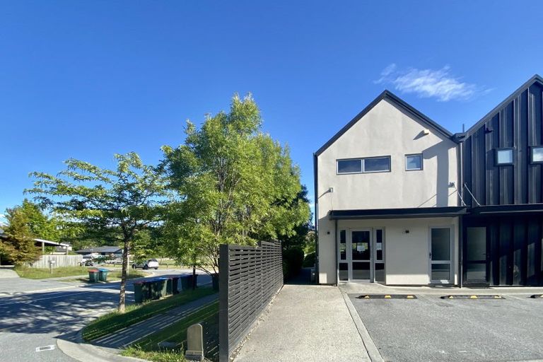 Photo of property in 1 Onslow Road, Lake Hayes, Queenstown, 9304