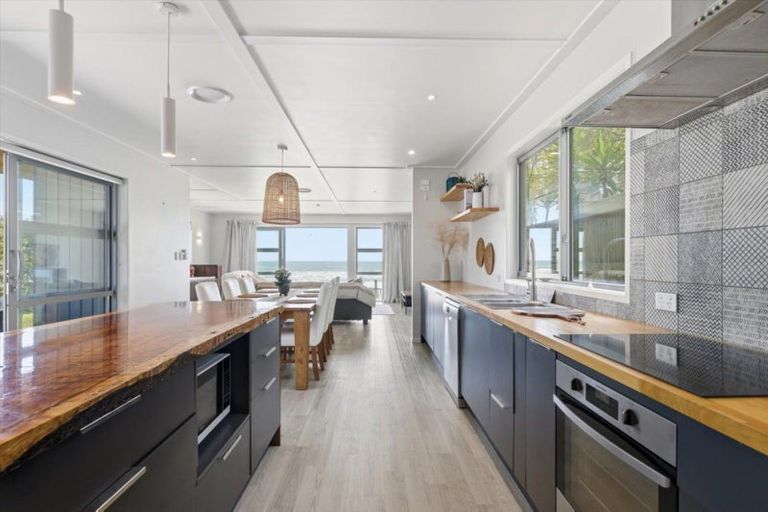 Photo of property in 211 Pukehina Parade, Pukehina, Te Puke, 3189