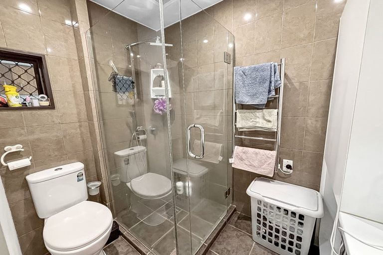 Photo of property in 1/56 Birkdale Road, Birkdale, Auckland, 0626