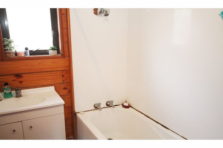 Photo of property in 2/32 Great South Road, Papakura, 2110