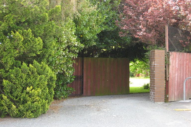 Photo of property in 10 Harrod Place, Rangiora, 7400