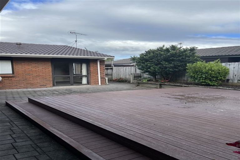 Photo of property in 2/25 Nicholas Road, Somerville, Auckland, 2014