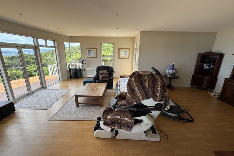 Photo of property in 14 Forbes Lane, Newlands, Wellington, 6037