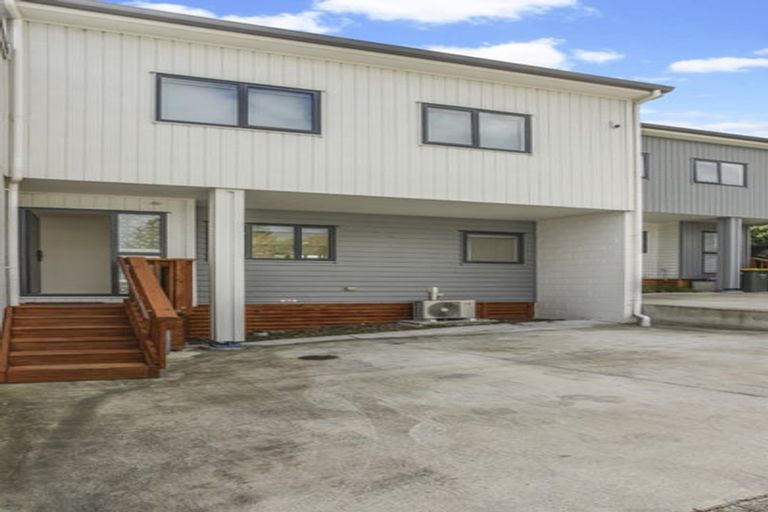 Photo of property in 17b Seymour Road, Sunnyvale, Auckland, 0612