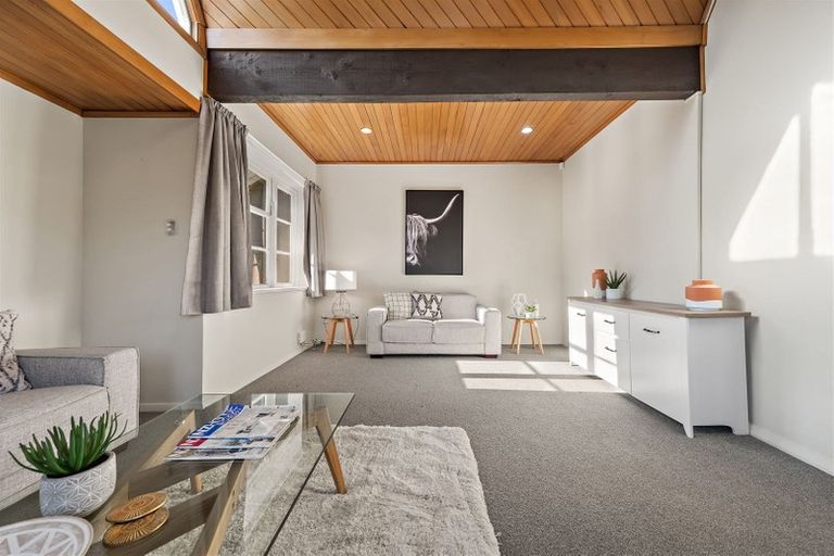 Photo of property in 1/37 Garreg Road, Fendalton, Christchurch, 8052