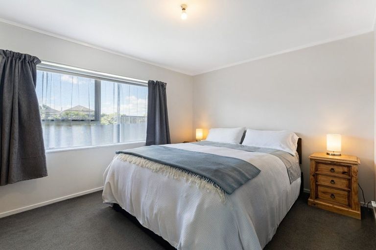 Photo of property in 2/23 Berwyn Avenue, Takanini, 2112