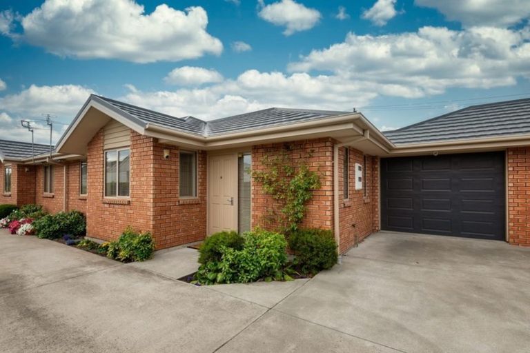 Photo of property in 2/49 Gardiners Road, Bishopdale, Christchurch, 8051