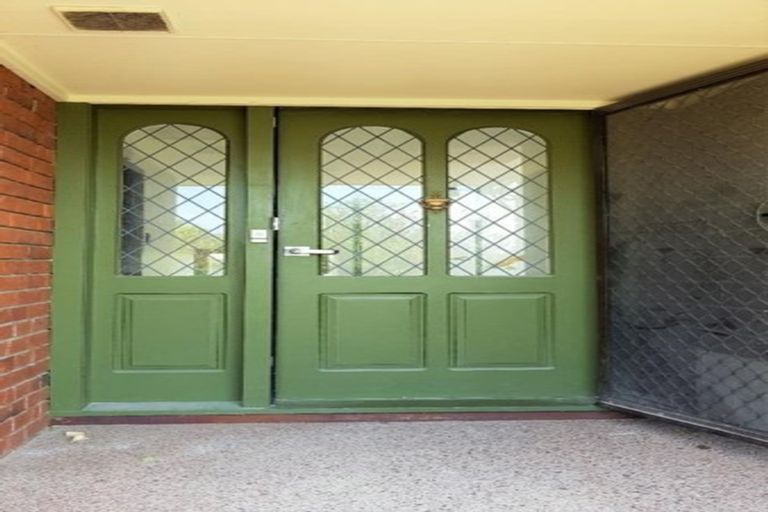 Photo of property in 870a Beach Road, Waiake, Auckland, 0630