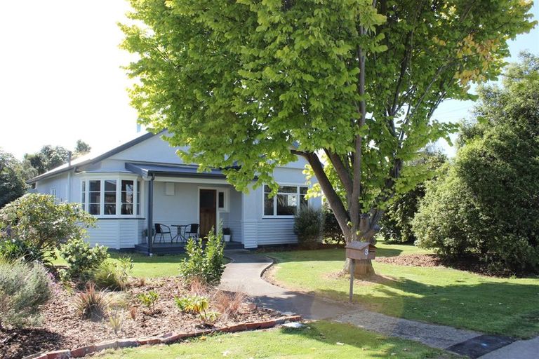 Photo of property in 3 Augustine Street, Waimate, 7924