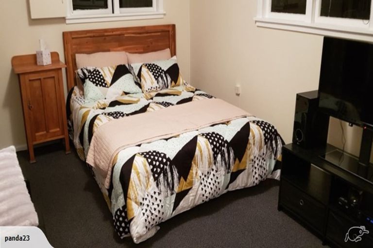 Photo of property in 13 Kokiri Street, Te Atatu South, Auckland, 0610