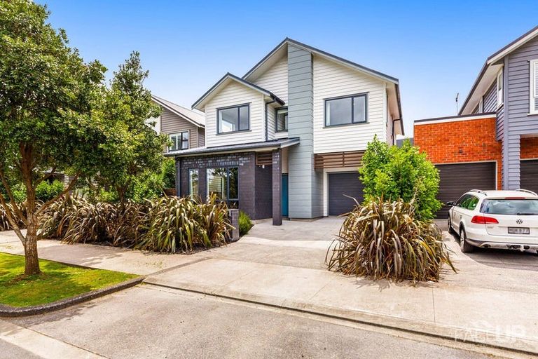 Photo of property in 42 Bomb Point Drive, Hobsonville, Auckland, 0616