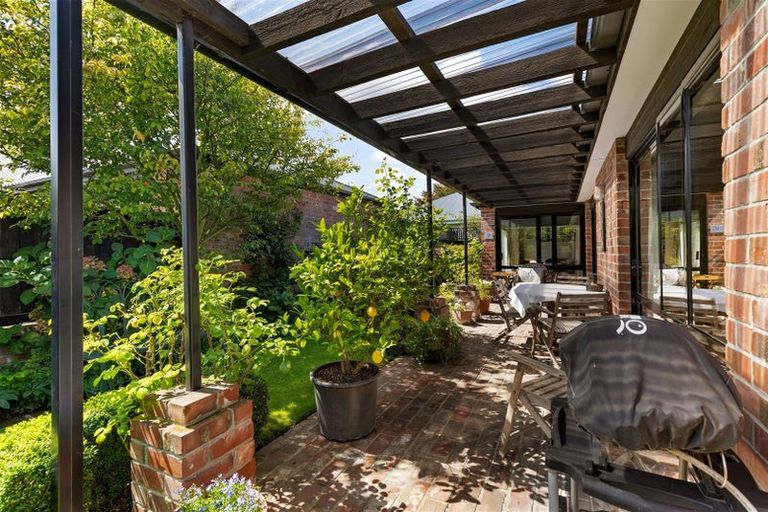 Photo of property in 69 Glandovey Road, Fendalton, Christchurch, 8052