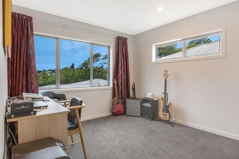Photo of property in 23c Hinau Street, Tawa, Wellington, 5028