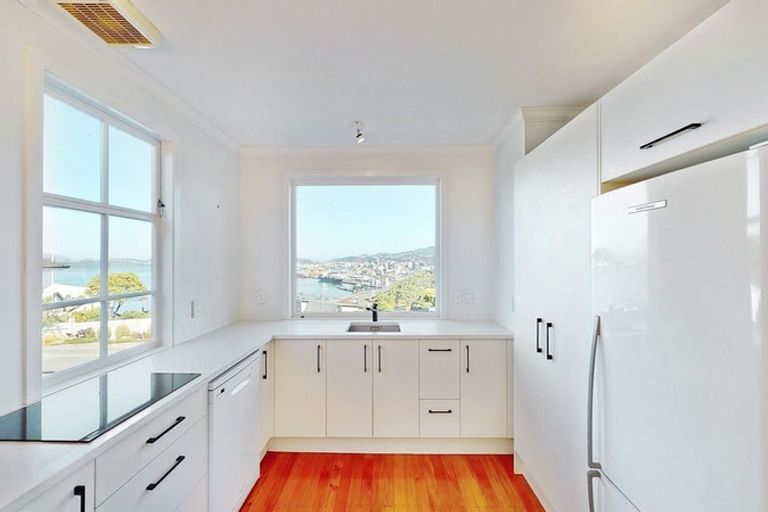 Photo of property in 34 Rama Crescent, Khandallah, Wellington, 6035