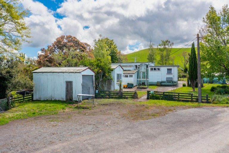 Photo of property in Wallingford School, 27 Bird Road, Wallingford, Waipukurau, 4284