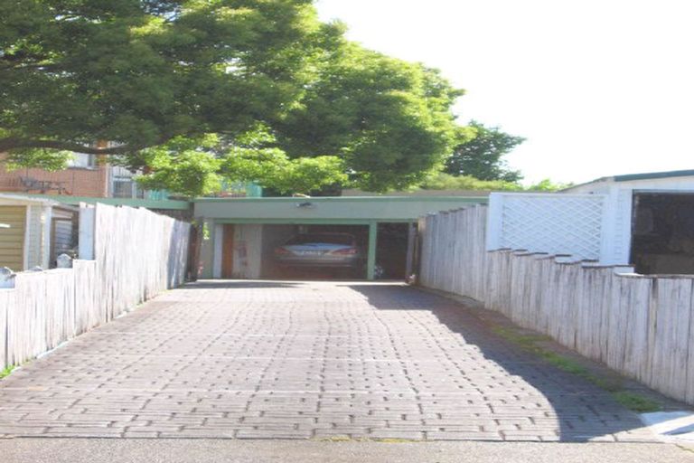 Photo of property in 26 Andes Avenue, Mangere Bridge, Auckland, 2022