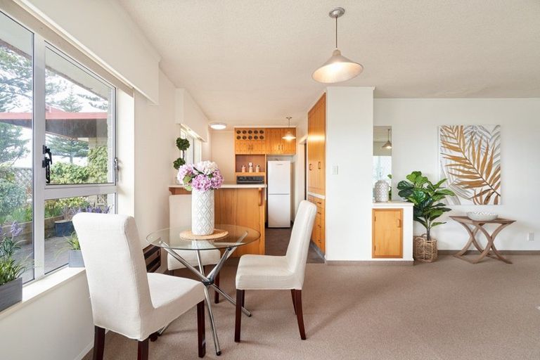 Photo of property in 477 Marine Parade, Napier South, Napier, 4110