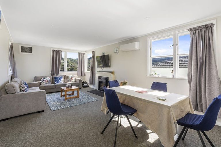 Photo of property in 93 Taylor Terrace, Tawa, Wellington, 5028