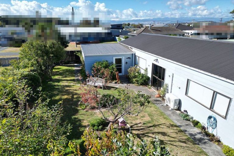 Photo of property in 8b Te Awa Street, Foxton Beach, Foxton, 4815