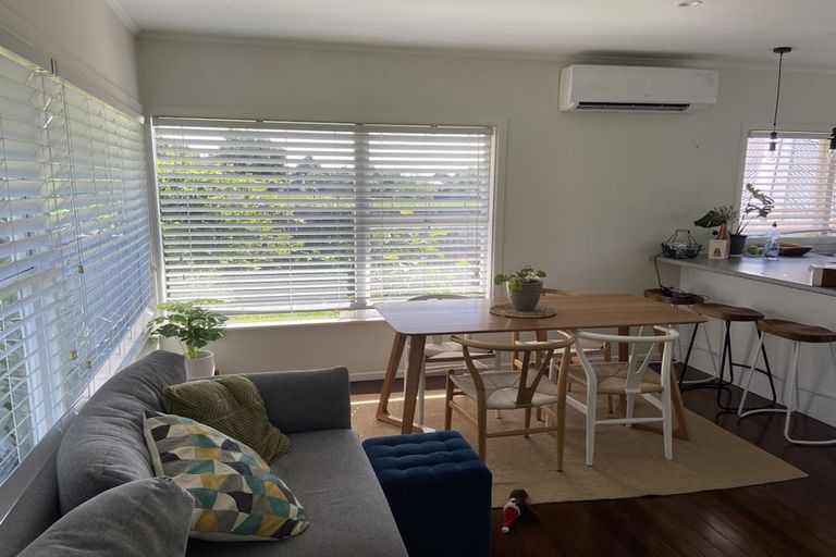 Photo of property in 1/43 Tramway Road, Beach Haven, Auckland, 0626