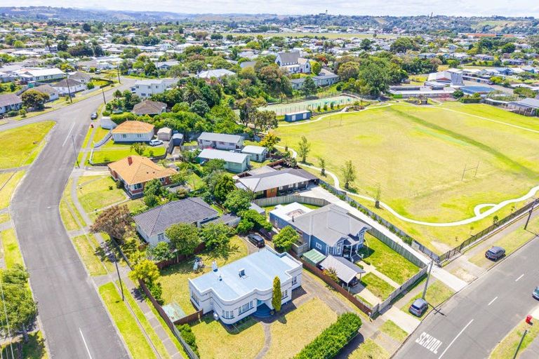 Photo of property in 74a Gonville Avenue, Gonville, Whanganui, 4501