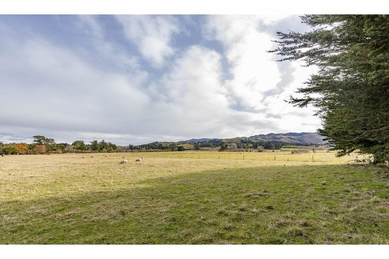 Photo of property in 16 Queen Street, Oxford, 7430