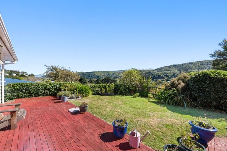 Photo of property in 7 Manor Drive, Stokes Valley, Lower Hutt, 5019
