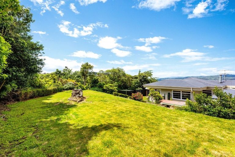 Photo of property in 111 Miromiro Road, Normandale, Lower Hutt, 5010