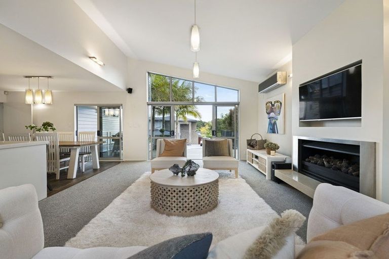 Photo of property in 9 Saint Maroun Rise, The Gardens, Auckland, 2105