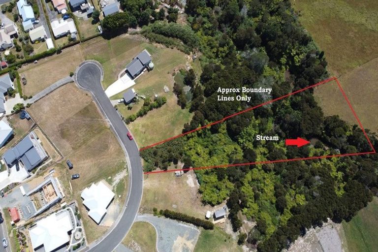 Photo of property in 9 Lori Lane, Coopers Beach, 0420