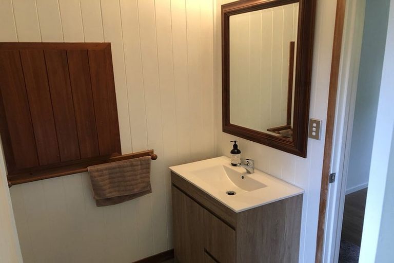 Photo of property in 35 Neptune Avenue, Beach Haven, Auckland, 0626