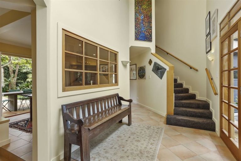 Photo of property in 2/15 Sylvan Park Avenue, Milford, Auckland, 0620