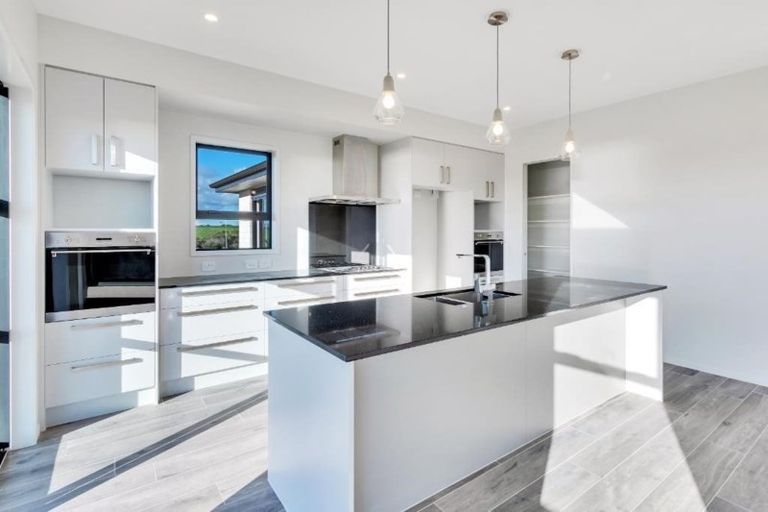 Photo of property in 24 Dame Nganeko Drive, Glenbrook, 2681