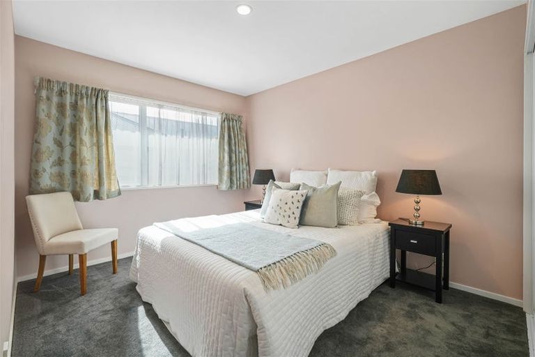 Photo of property in 60a Middlepark Road, Sockburn, Christchurch, 8042