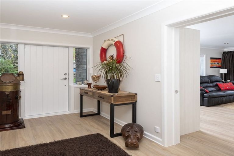 Photo of property in 172 Mellons Bay Road, Mellons Bay, Auckland, 2014