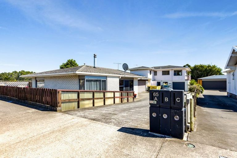 Photo of property in 65 Northgate, Strandon, New Plymouth, 4312
