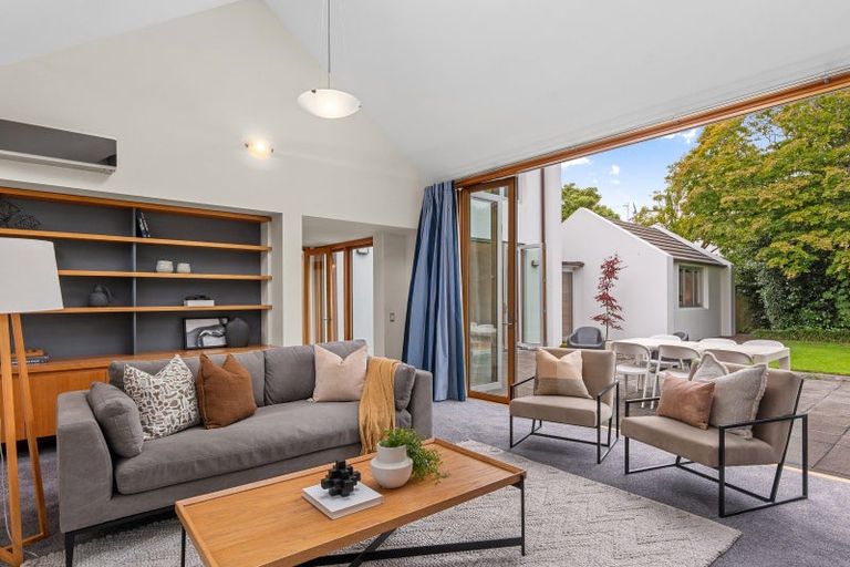 Photo of property in 17 Makora Street, Fendalton, Christchurch, 8041