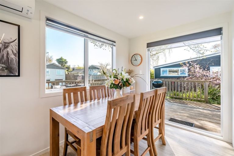 Photo of property in 1 Riverlea Way, Totara Park, Upper Hutt, 5018