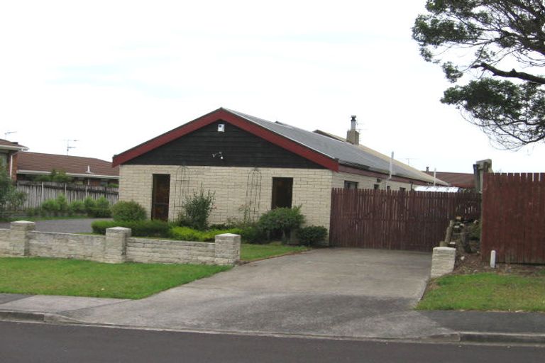 Photo of property in 15 White Heron Drive, Massey, Auckland, 0614