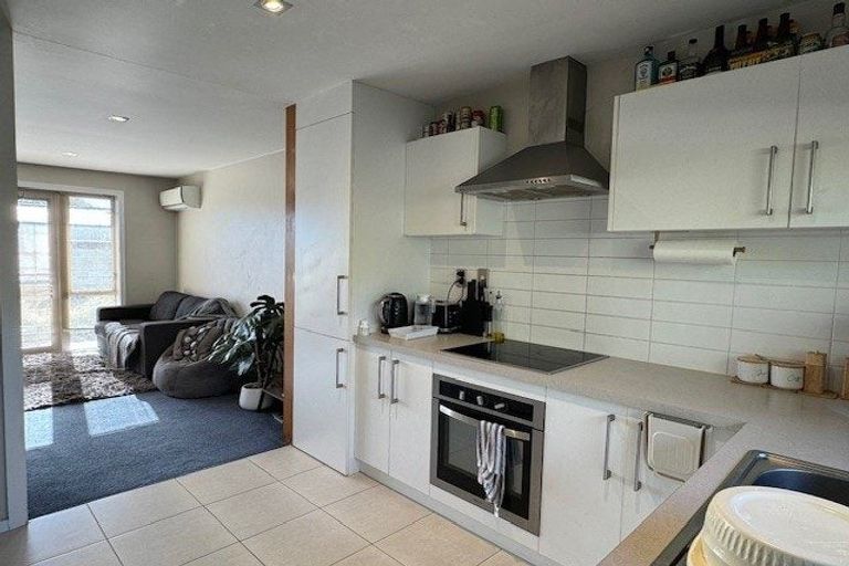 Photo of property in 2/46 Abberley Crescent, St Albans, Christchurch, 8014