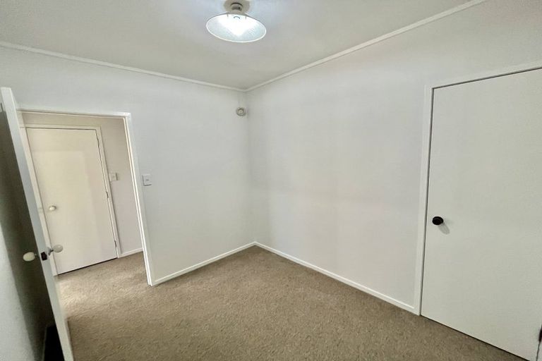 Photo of property in 34 Telstar Place, Beach Haven, Auckland, 0626