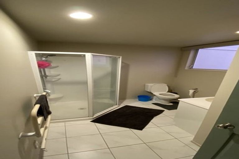 Photo of property in 2/37 Mills Road, Brooklyn, Wellington, 6021