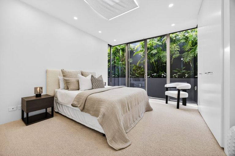 Photo of property in 19 Bournemouth Terrace, Murrays Bay, Auckland, 0630