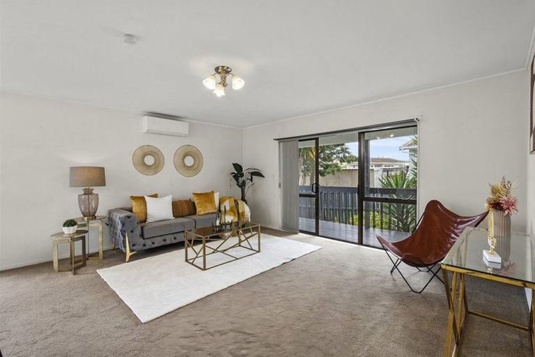 Photo of property in 2/122 Finlayson Avenue, Clendon Park, Auckland, 2103