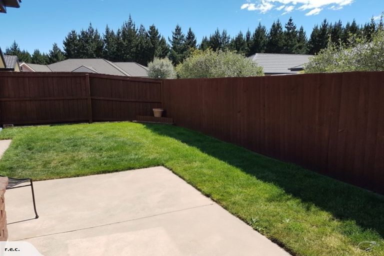 Photo of property in 11 Ruahine Place, Parklands, Christchurch, 8083