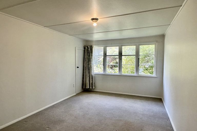 Photo of property in 8 Stephen Street, Johnsonville, Wellington, 6037