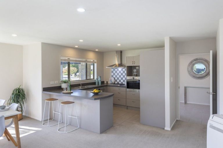 Photo of property in 21 Six Silvers Avenue, Halswell, Christchurch, 8025